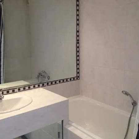 Lovely By With Sea Views Apartment *