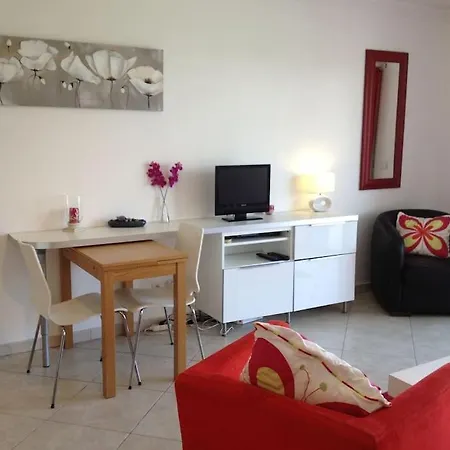 Lovely By With Sea Views *