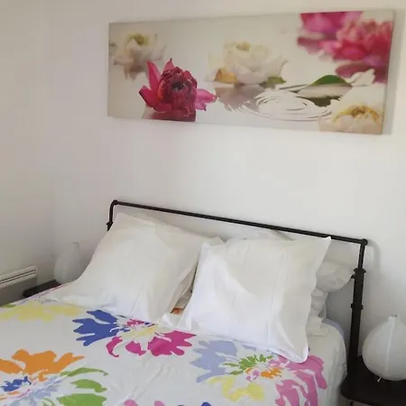 Апартаменты Lovely By With Sea Views Антиб