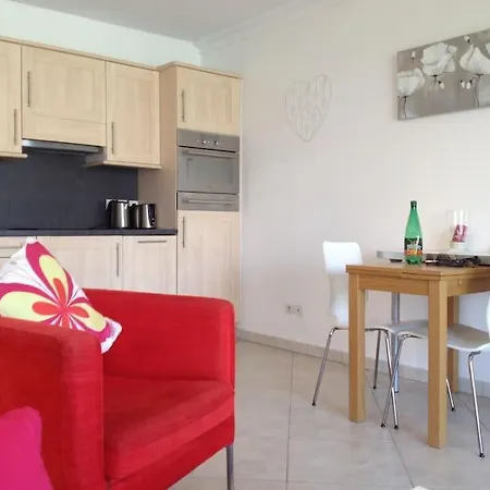 Апартаменты Lovely By With Sea Views